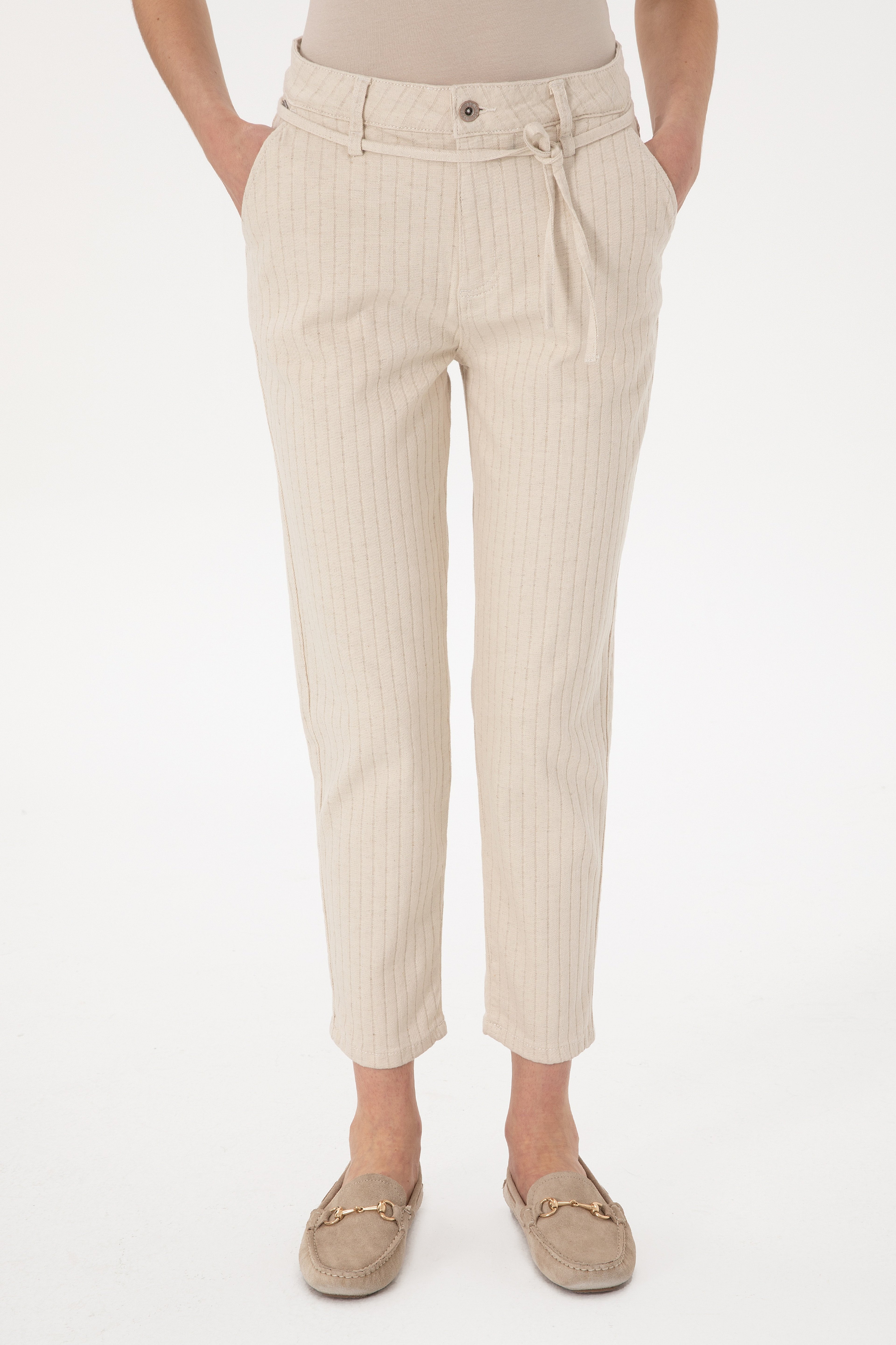 Kadın Ekru Çizgili Keten Karışımlı Carrot Fit Jean Pantolon