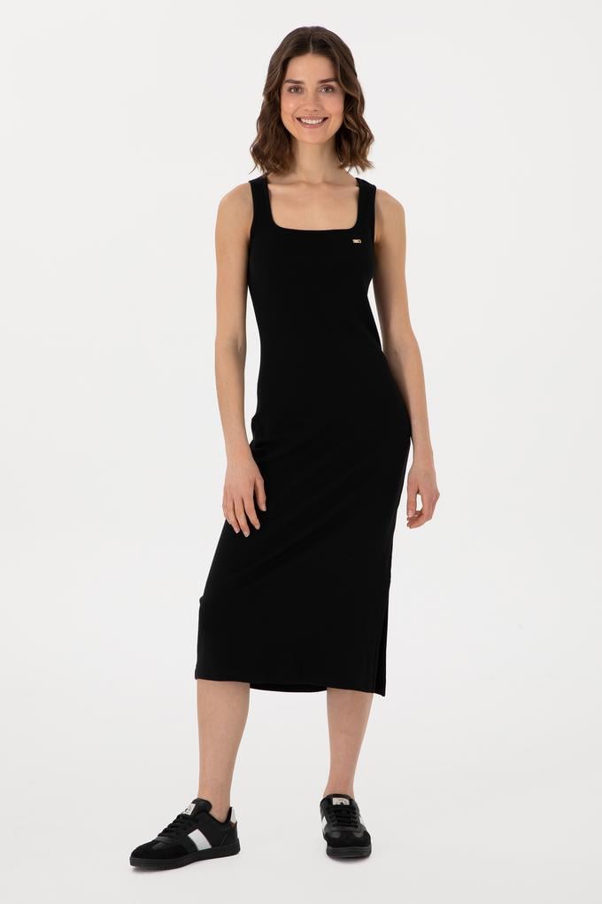 Kadın Siyah Yırtmaçlı Kolsuz Kare Yaka Midi Boy Örme Elbise