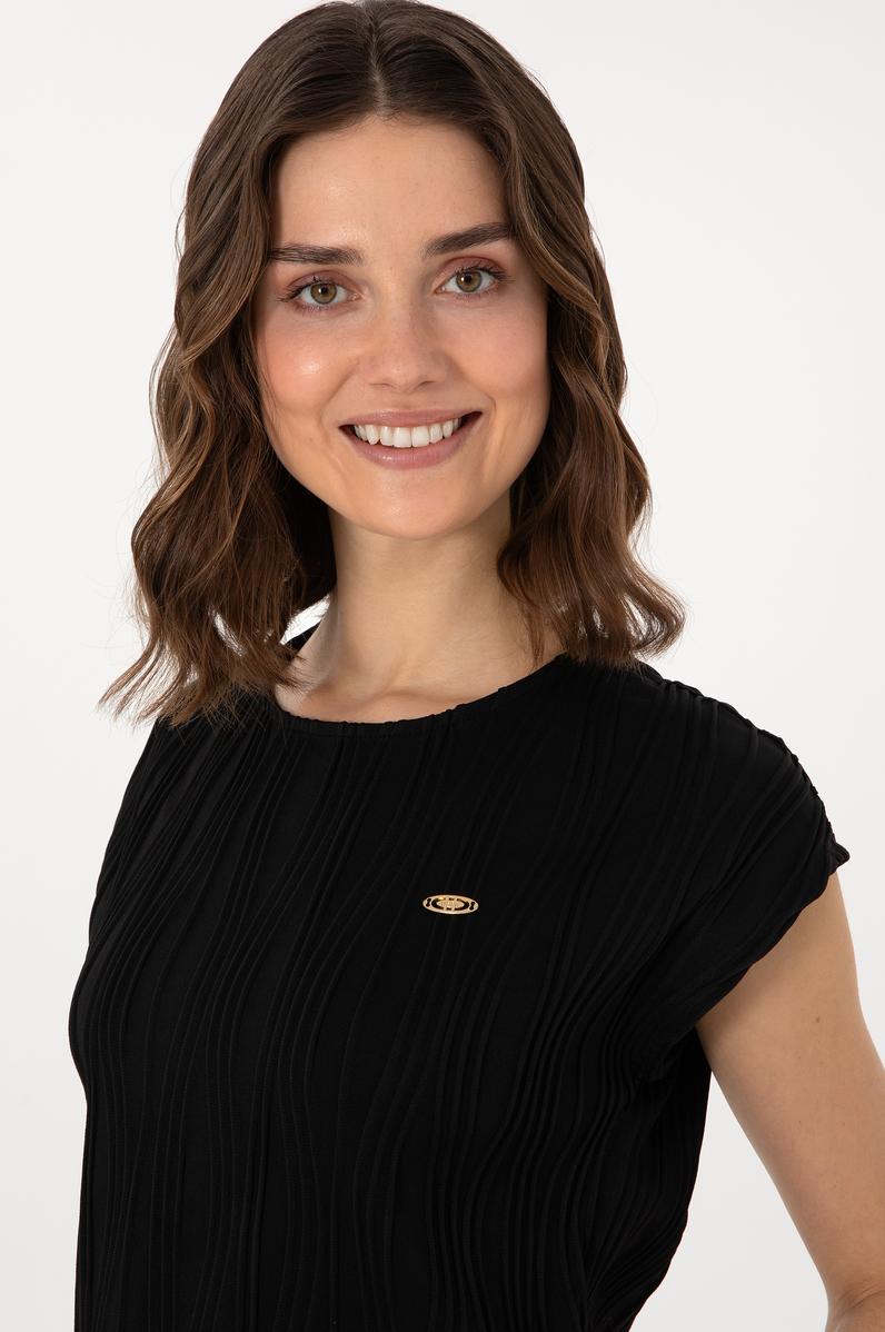 Kadın Siyah Crop Bisiklet Yaka Tişört