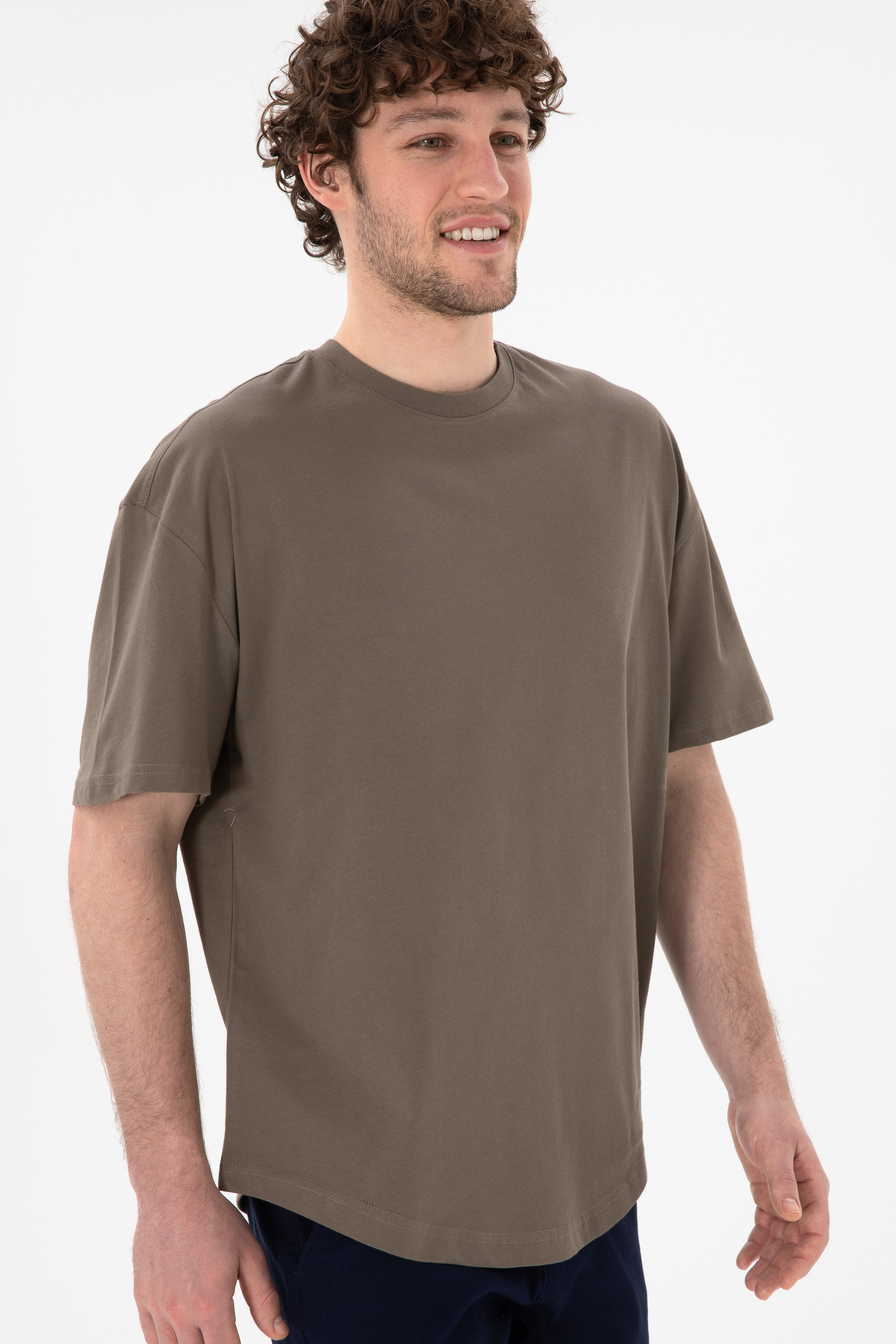 Erkek Long Fit Bisiklet Yaka Vizon Basic Tişört - Image 4