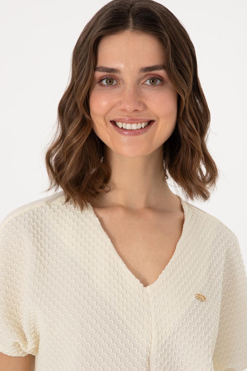 Kadın Krem V Yaka Tişört