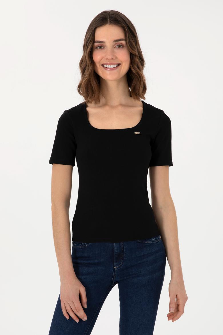 Kadın Siyah Kare Yaka Tişört