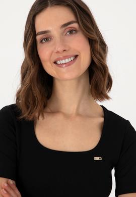 Kadın Siyah Kare Yaka Tişört - 50305762021