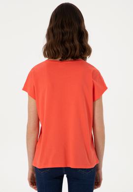 Kadın Nar Çiçeği Bisiklet Yaka Tişört - 50305823035