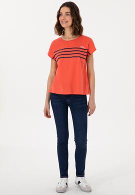 Kadın Nar Çiçeği Bisiklet Yaka Tişört - 50305823035