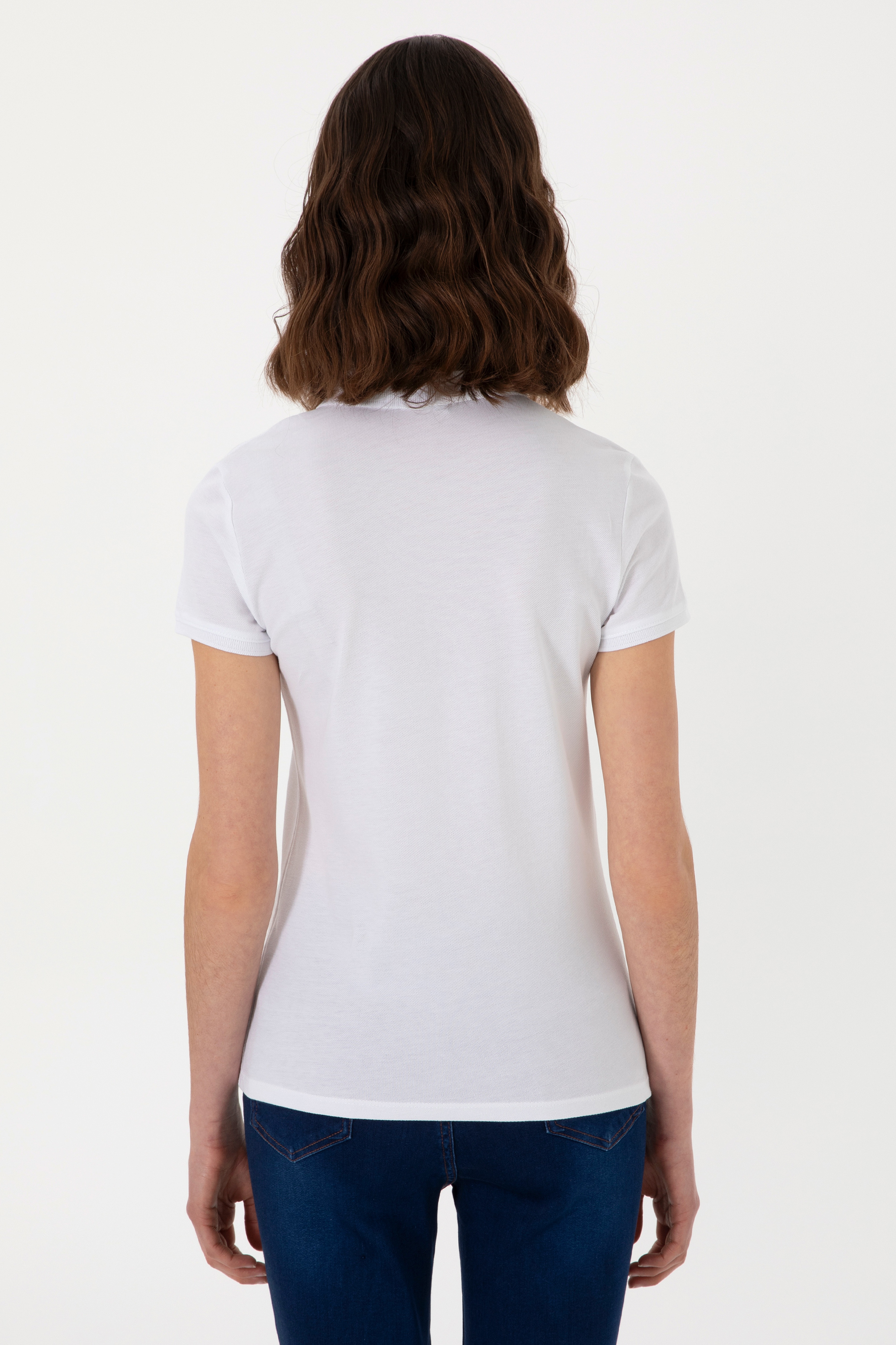 Kadın Beyaz Basic Polo Yaka Tişört - Image 6