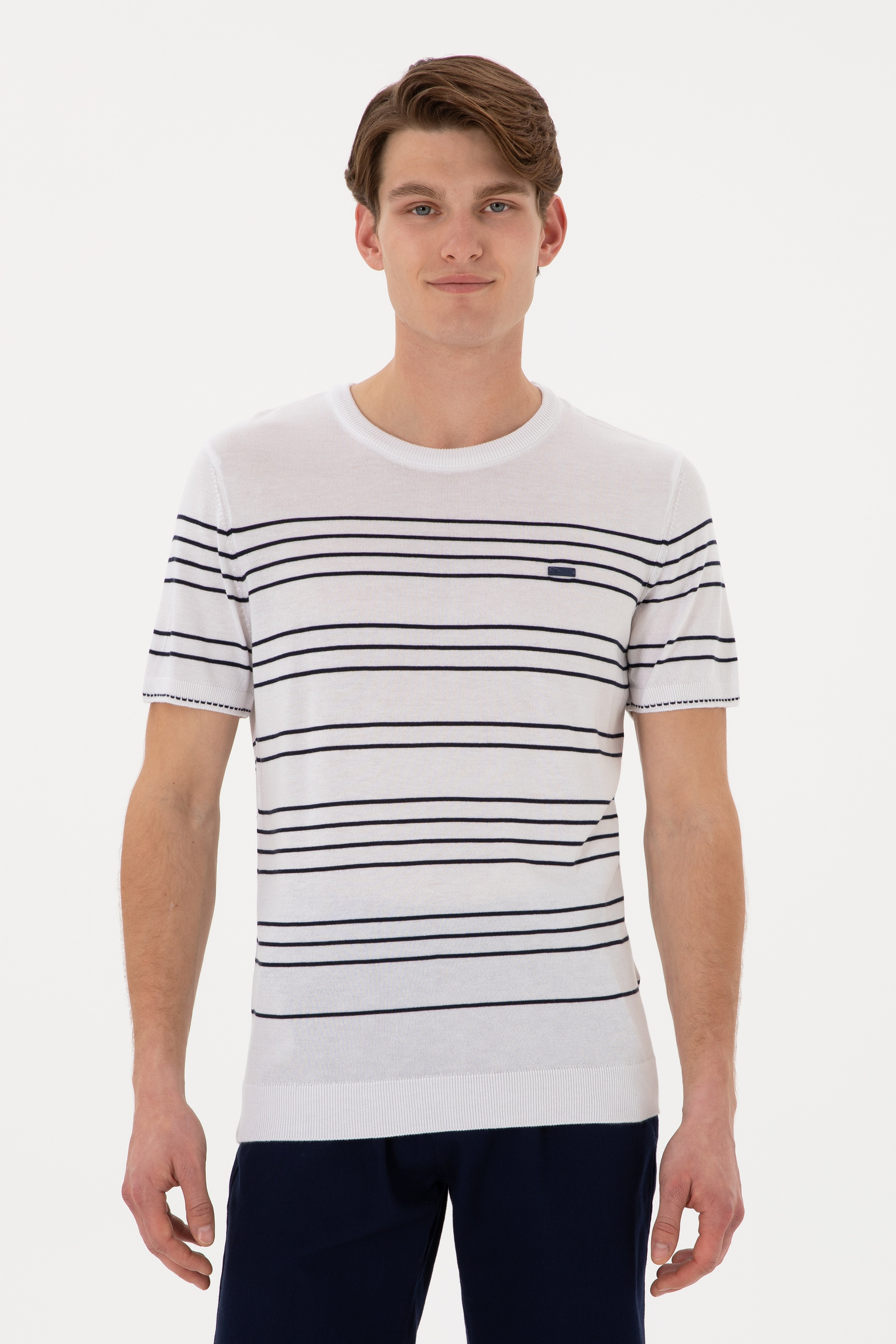 Erkek Slim Fit Bisiklet Yaka Beyaz Tişört - Image 1
