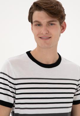 Erkek Slim Fit Bisiklet Yaka Siyah Tişört - 50299358008