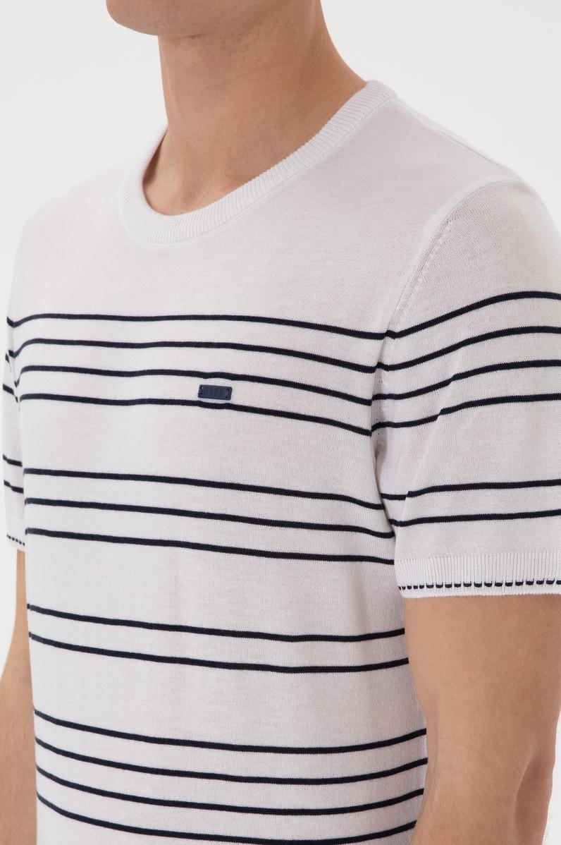 Erkek Slim Fit Bisiklet Yaka Beyaz Tişört