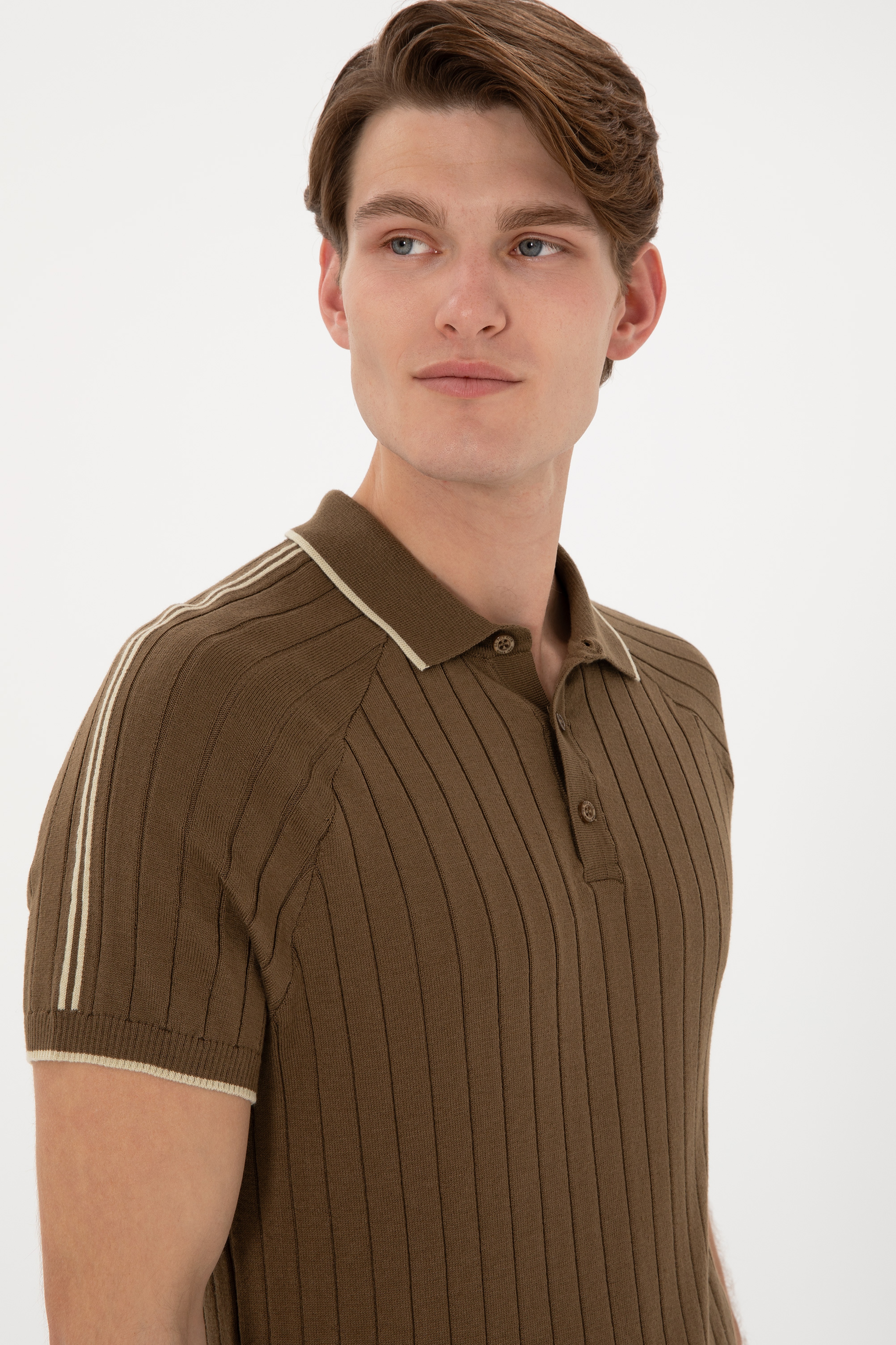 Erkek Slim Fit Bisiklet Yaka Haki Tişört - Image 2