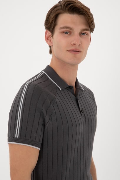 Erkek Slim Fit Bisiklet Yaka Antrasit Tişört
