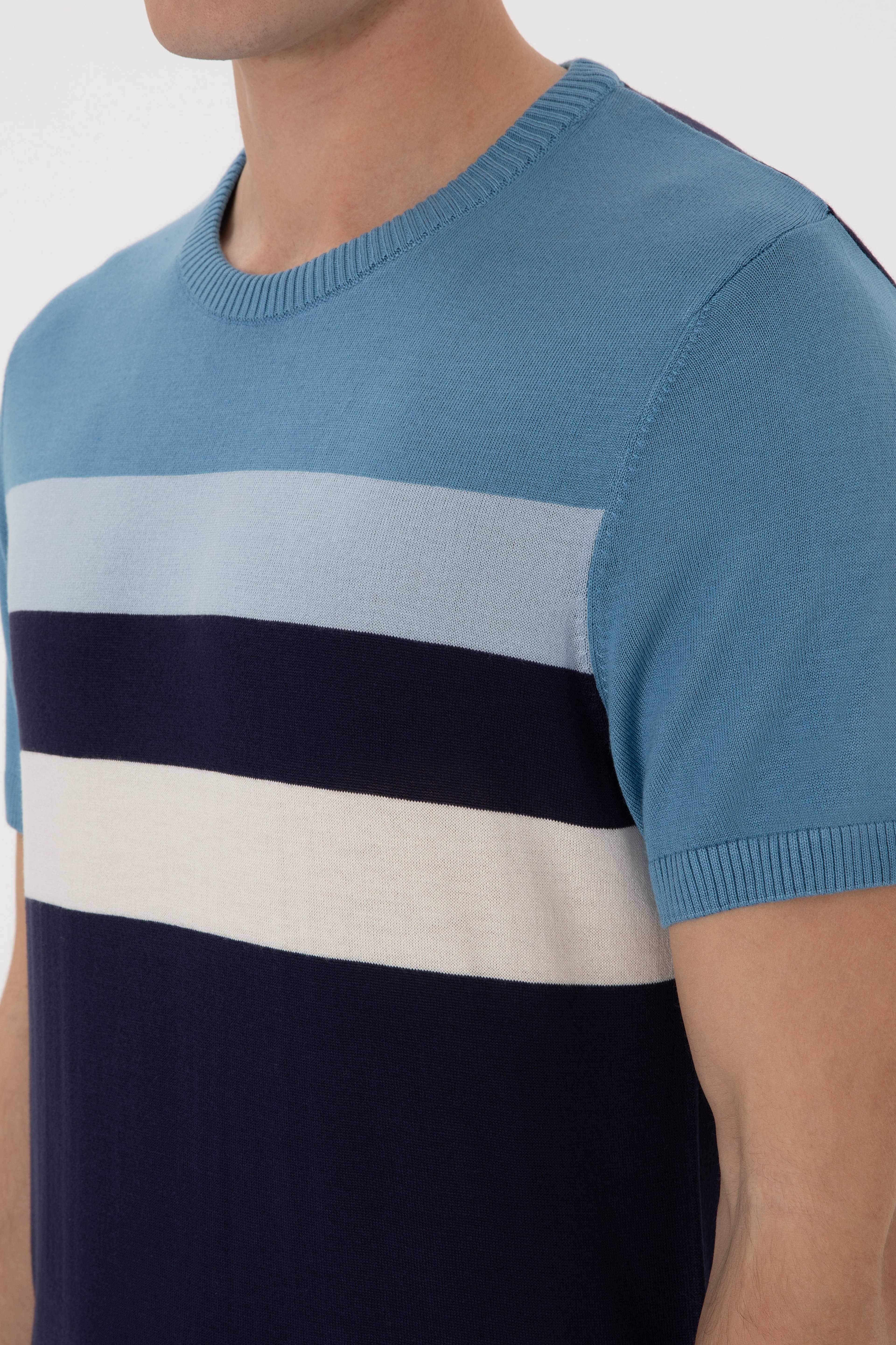 Erkek Slim Fit Bisiklet Yaka Lacivert Tişört