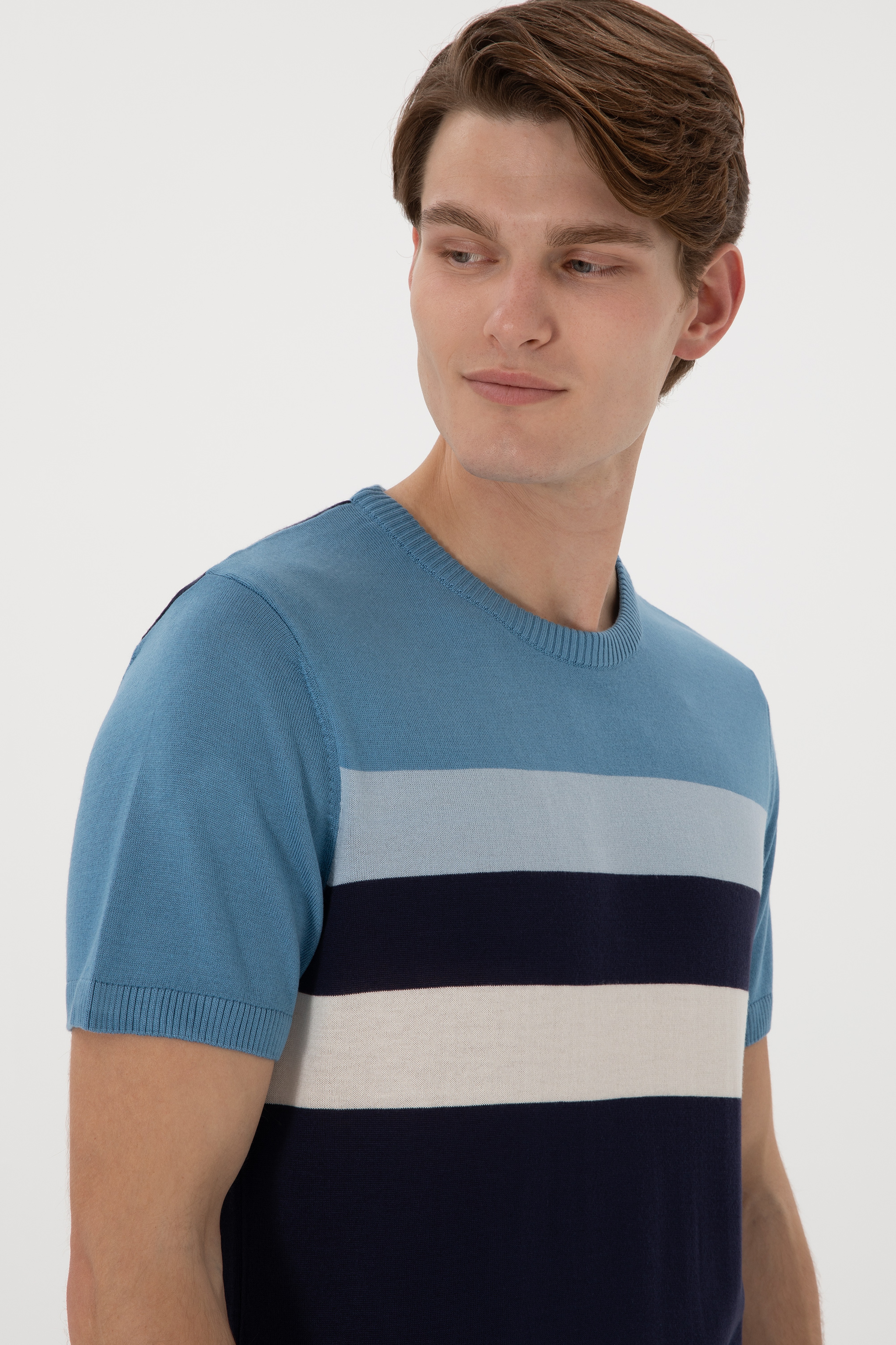 Erkek Slim Fit Bisiklet Yaka Lacivert Tişört - Image 2