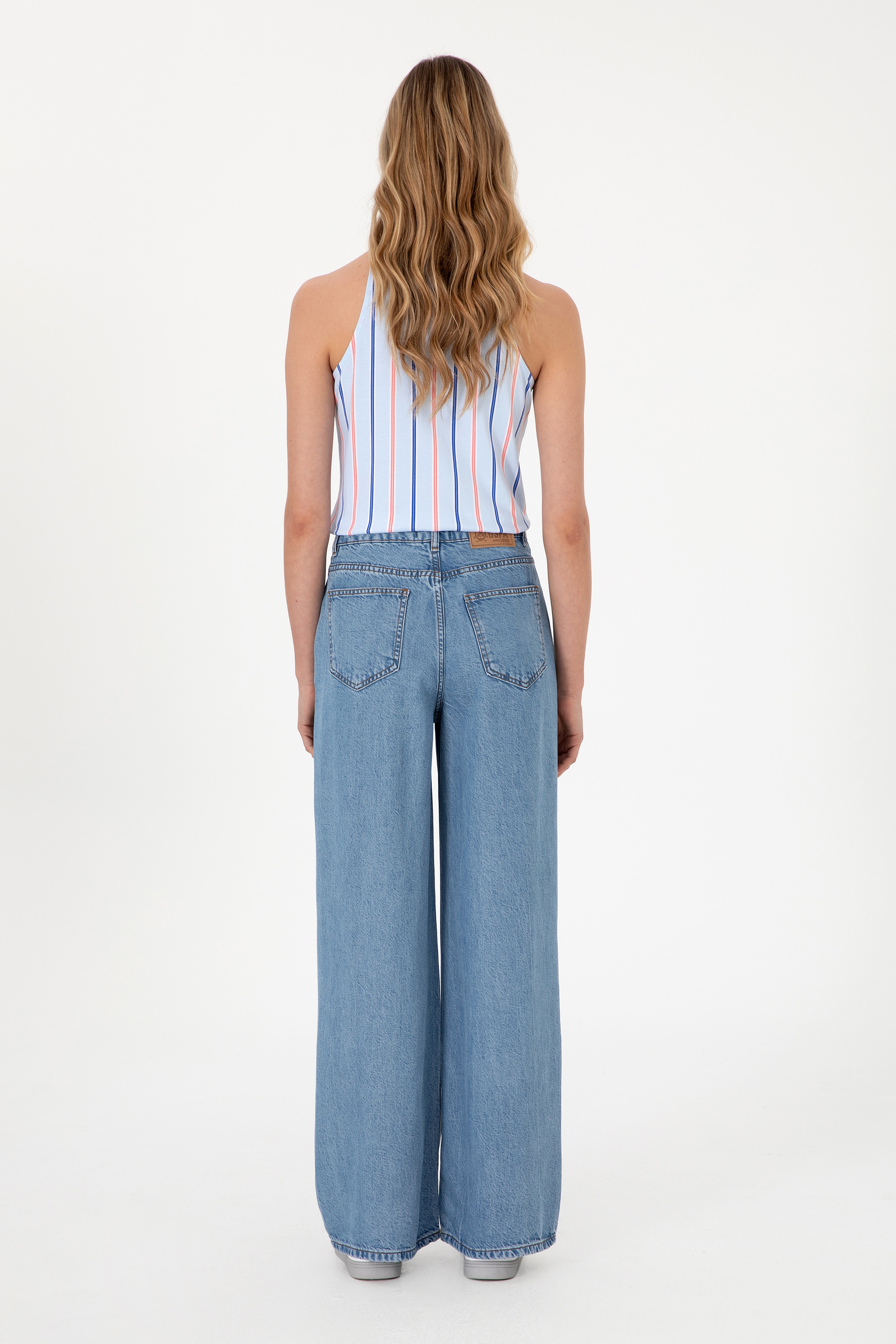 Kadın Açık Mavi Loose Fit Jean Pantolon - Image 4
