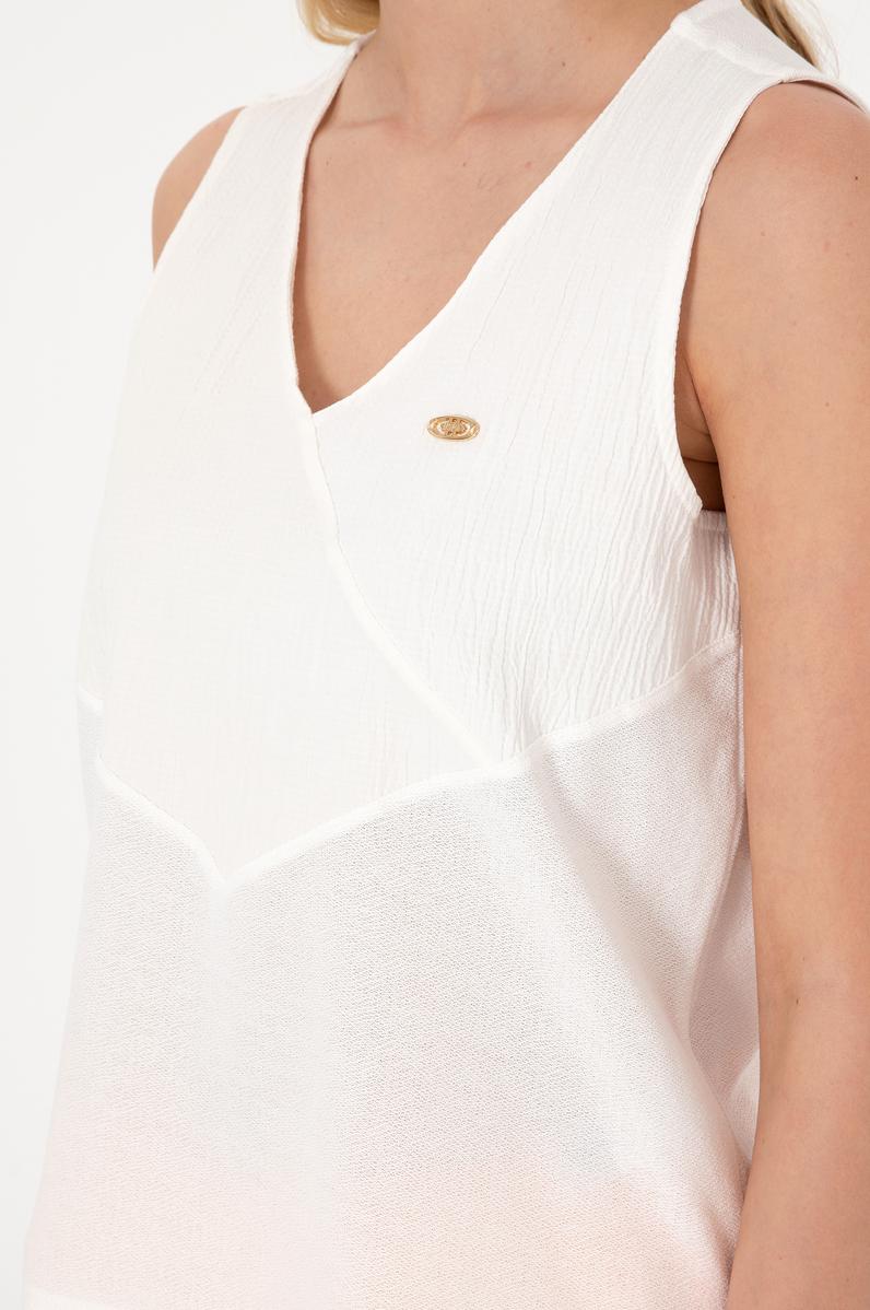 Kadın Ekru Kolsuz V Yaka Tişört