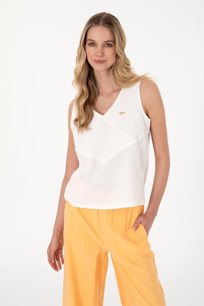 Kadın Ekru Kolsuz V Yaka Tişört