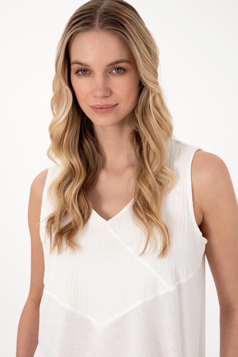 Kadın Ekru Kolsuz V Yaka Tişört - 50300793006