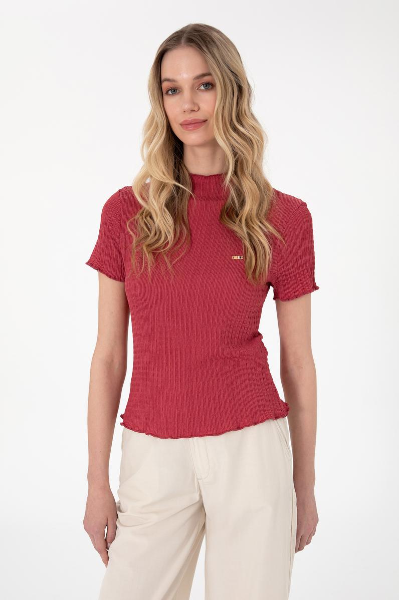 Kadın Vişne Dik Yaka Tişört