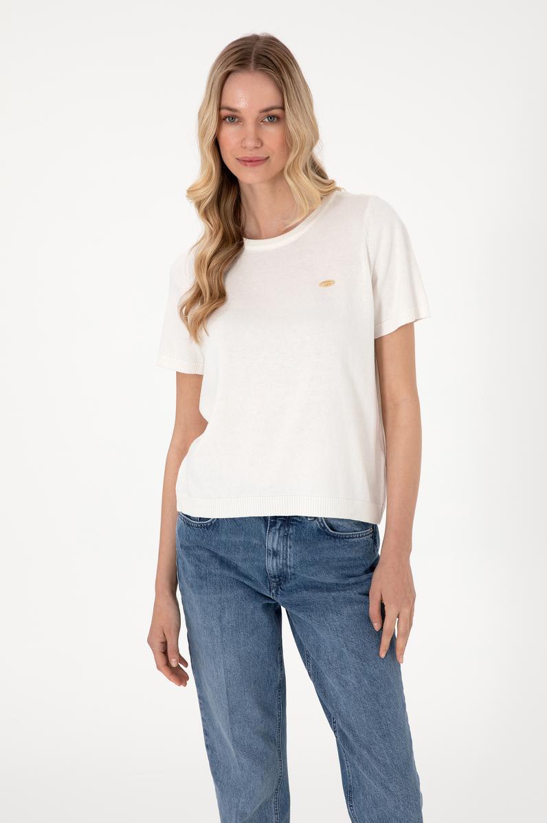 Kadın Beyaz Bisiklet Yaka Triko Tişört