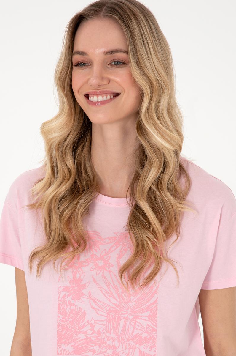 Kadın Açık Pembe Desenli Bisiklet Yaka Tişört