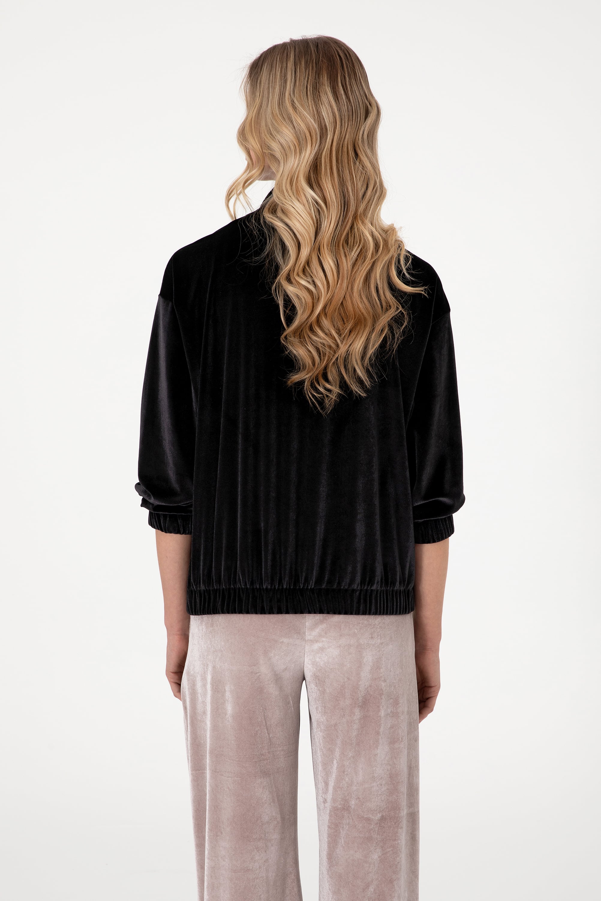 Kadın Siyah Fermuarlı Dik Yaka Sweatshirt - Image 5