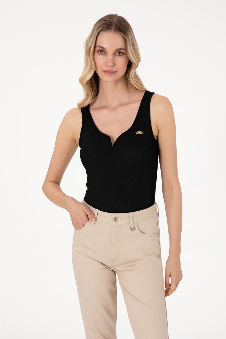 Kadın Siyah Kolsuz V Yaka Tişört