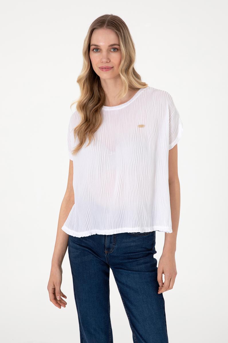 Kadın Beyaz Bisiklet Yaka Tişört