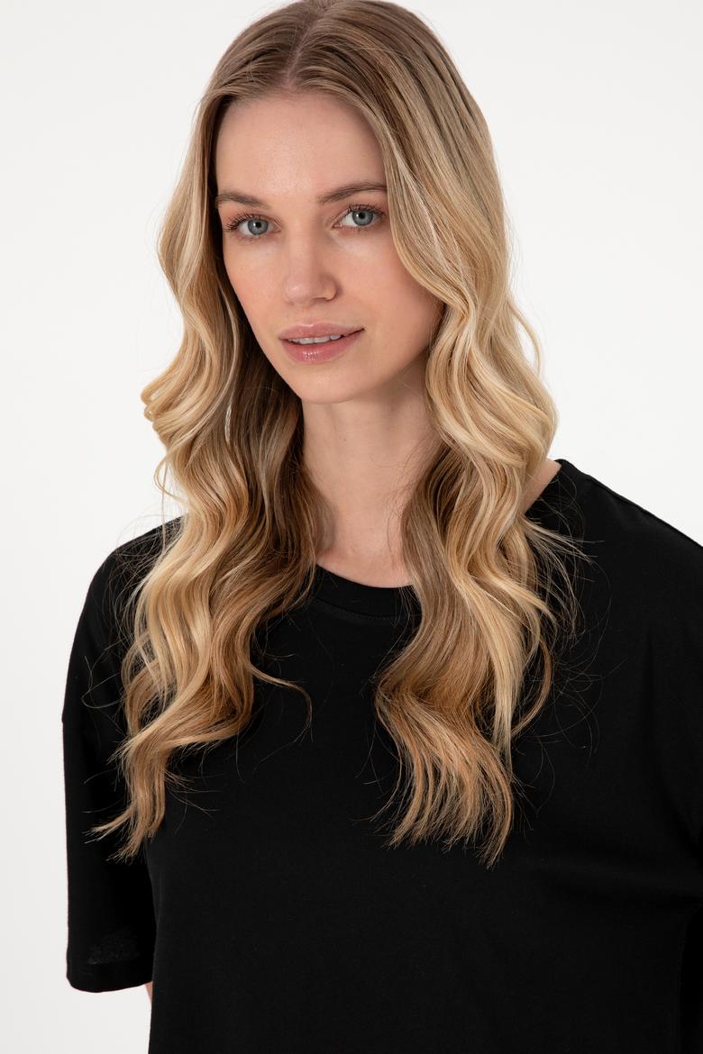 Kadın Siyah Oversize Bisiklet Yaka Tişört - 50305775005