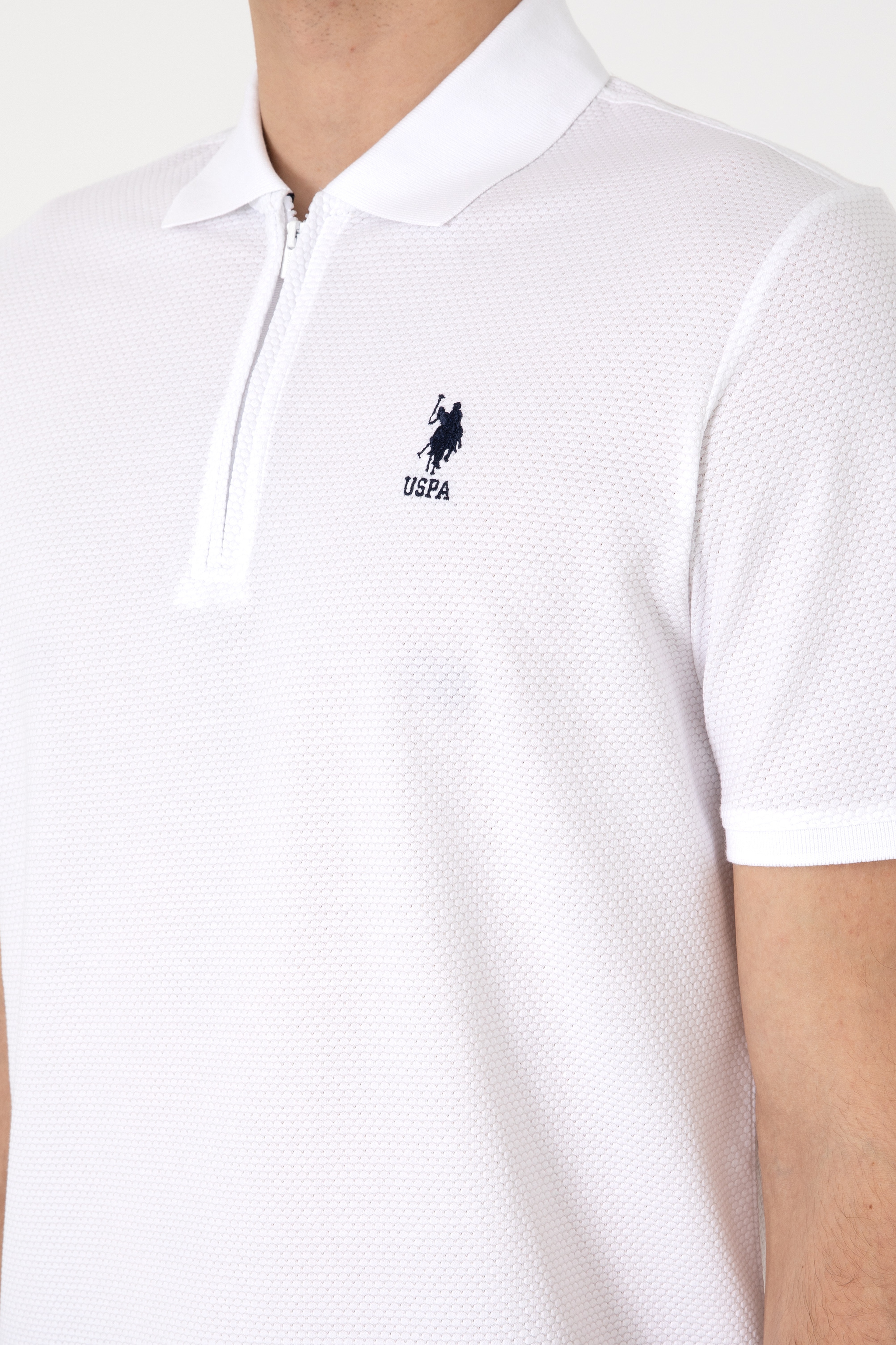 Erkek Regular Fit Fermuarlı Beyaz Dokulu Tişört - Image 7