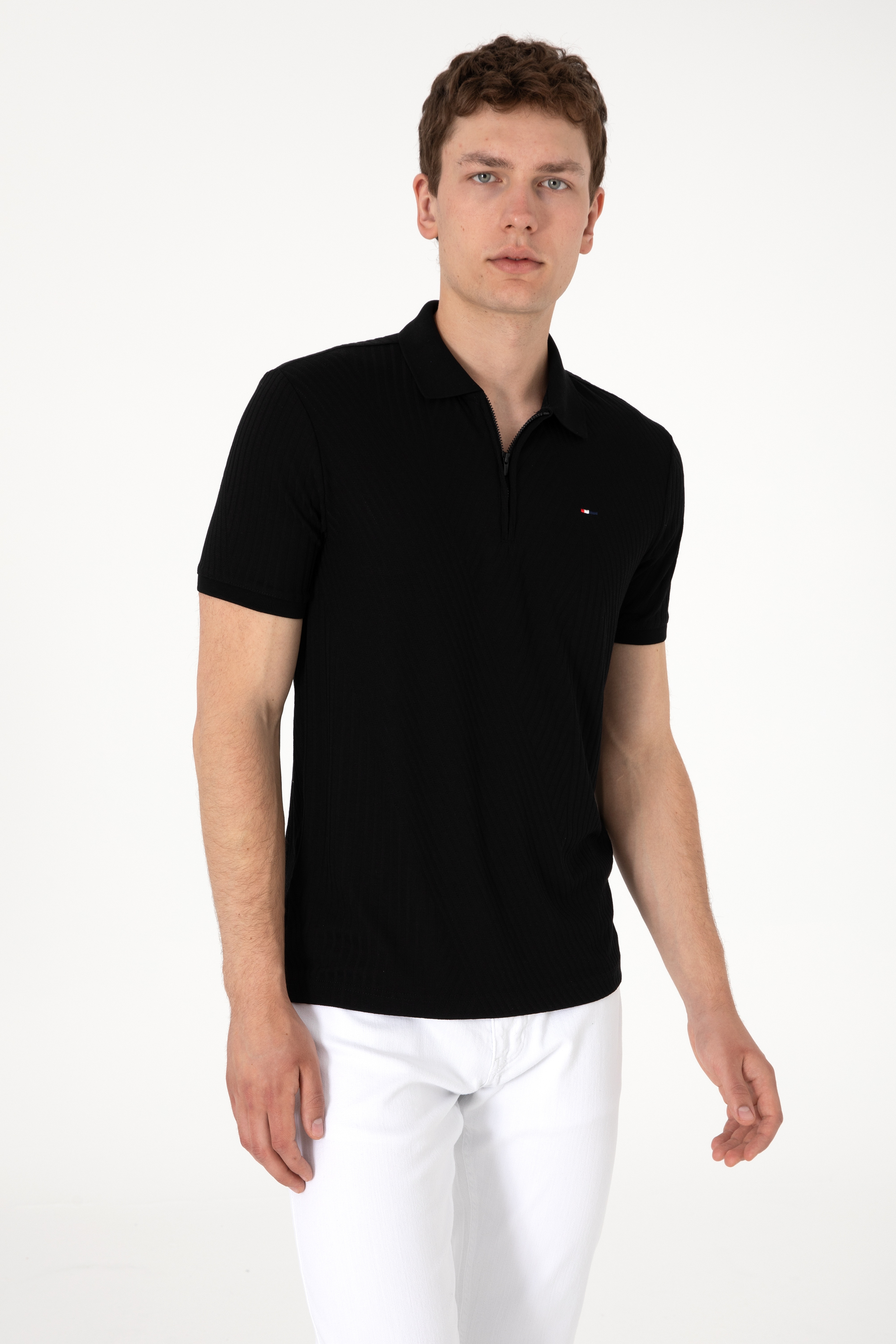 Erkek Regular Fit Fermuarlı Siyah Dokulu Tişört - Image 1