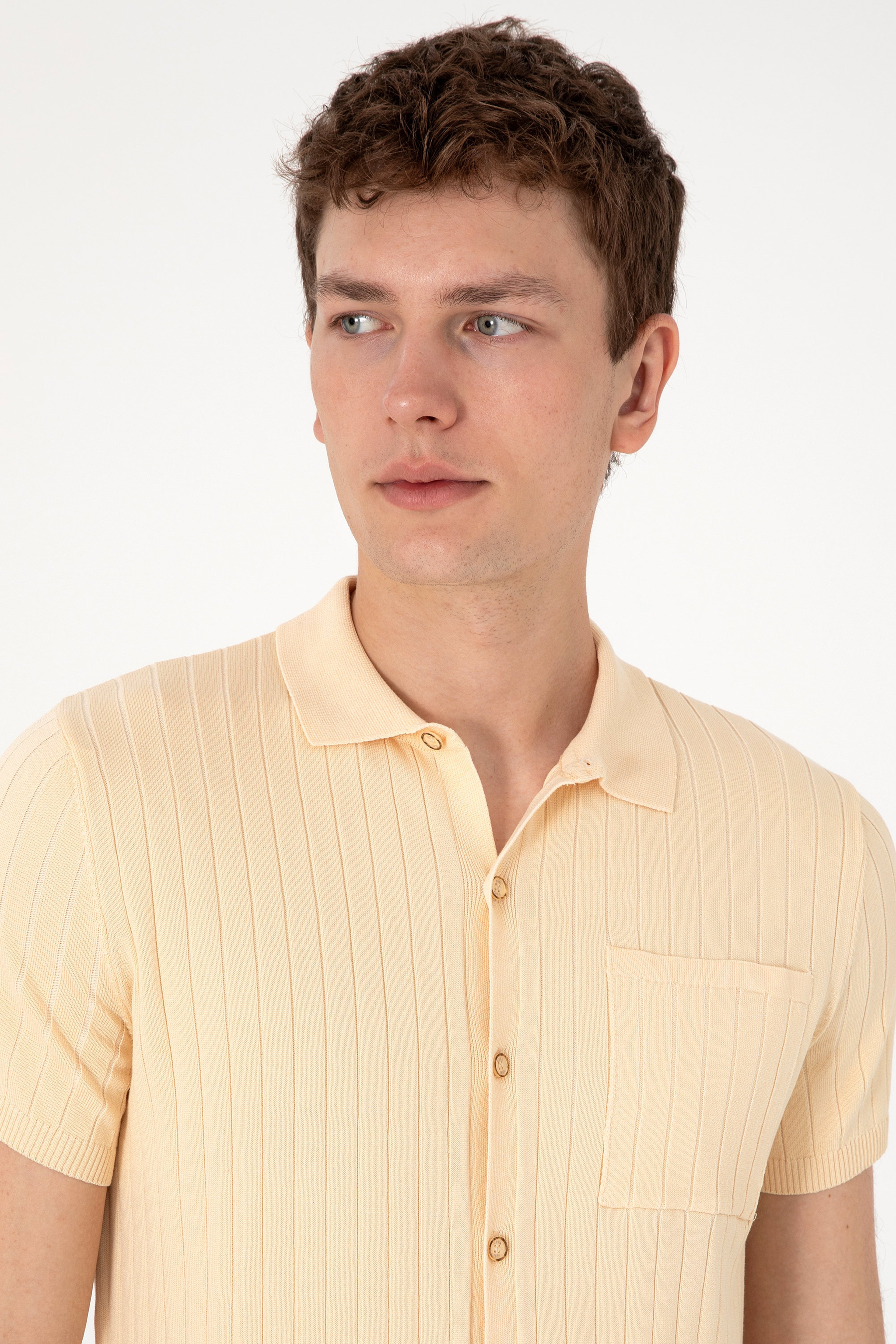Erkek Slim Fit Bej Düğmeli Triko Tişört - Image 2