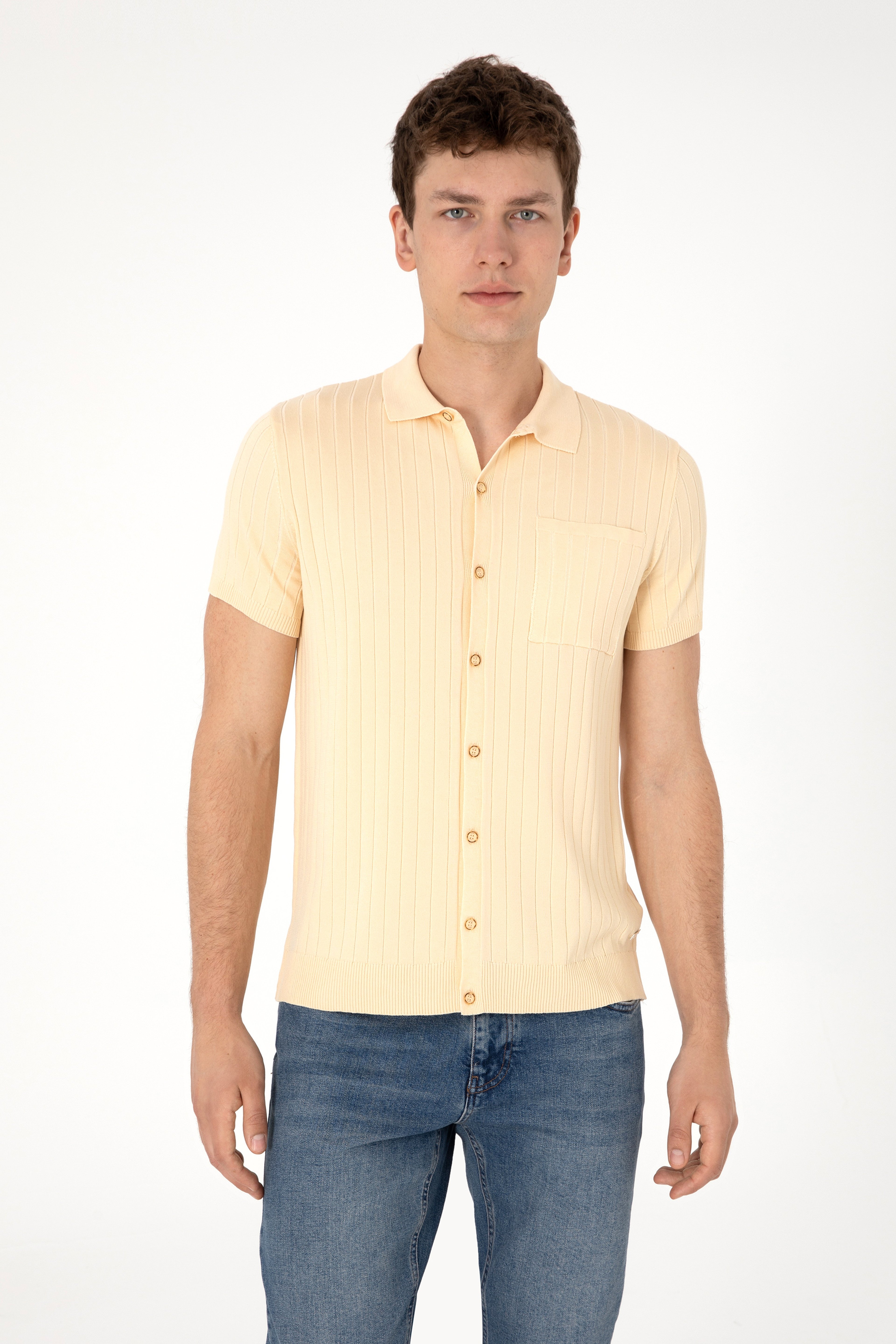 Erkek Slim Fit Bej Düğmeli Triko Tişört - Image 1