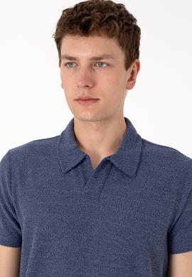 Erkek Regular Fit Kaçık Yaka Açık Lacivert Dokulu Tişört - 50303227014