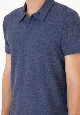 Erkek Regular Fit Kaçık Yaka Açık Lacivert Dokulu Tişört - 50303227014