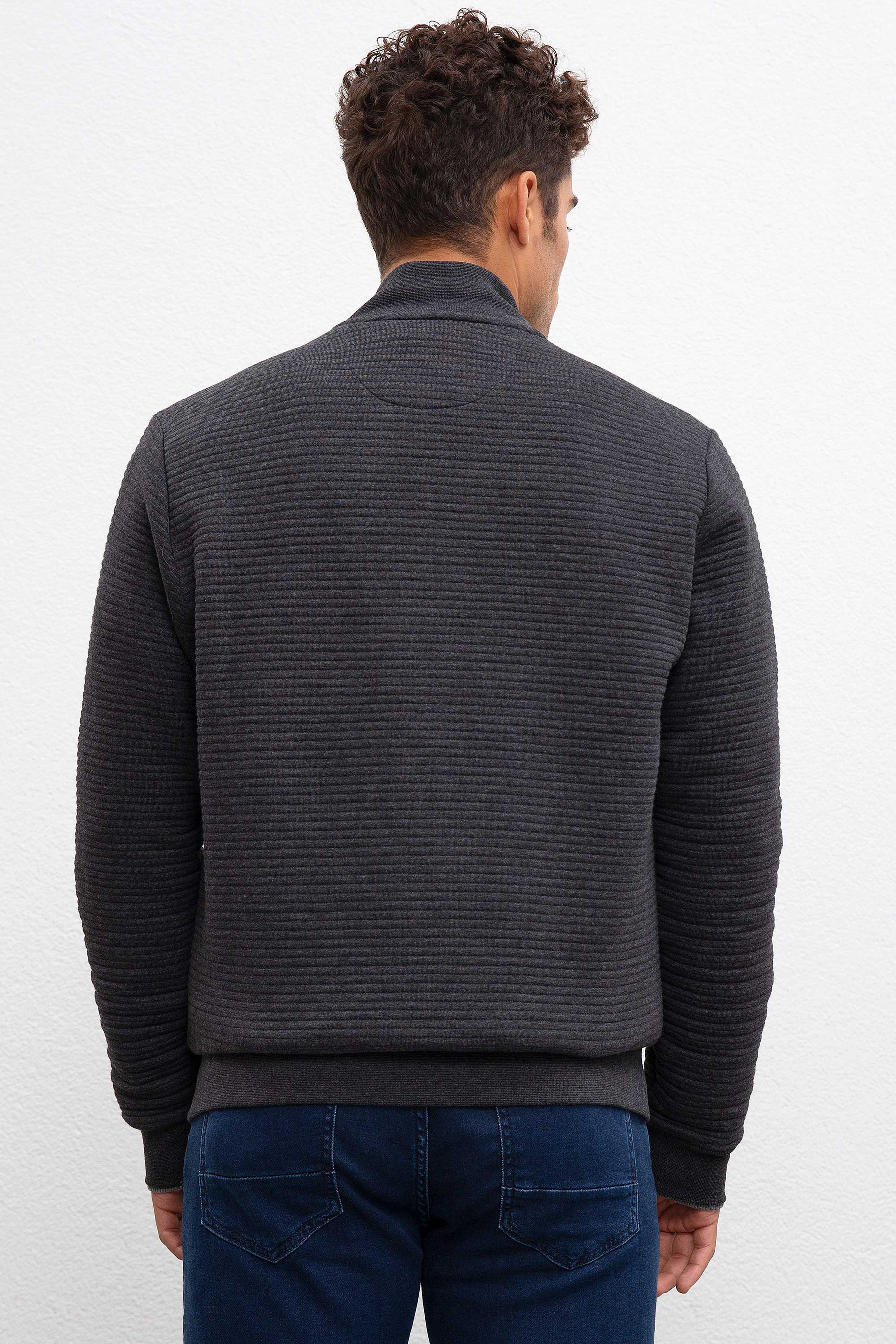 Erkek Antrasit Dik Yaka Fermuarlı Sweatshirt - Image 4