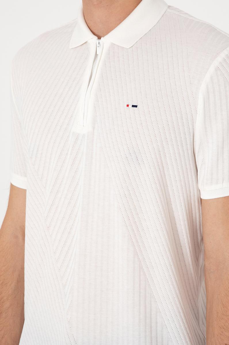 Erkek Regular Fit Fermuarlı Krem Dokulu Tişört