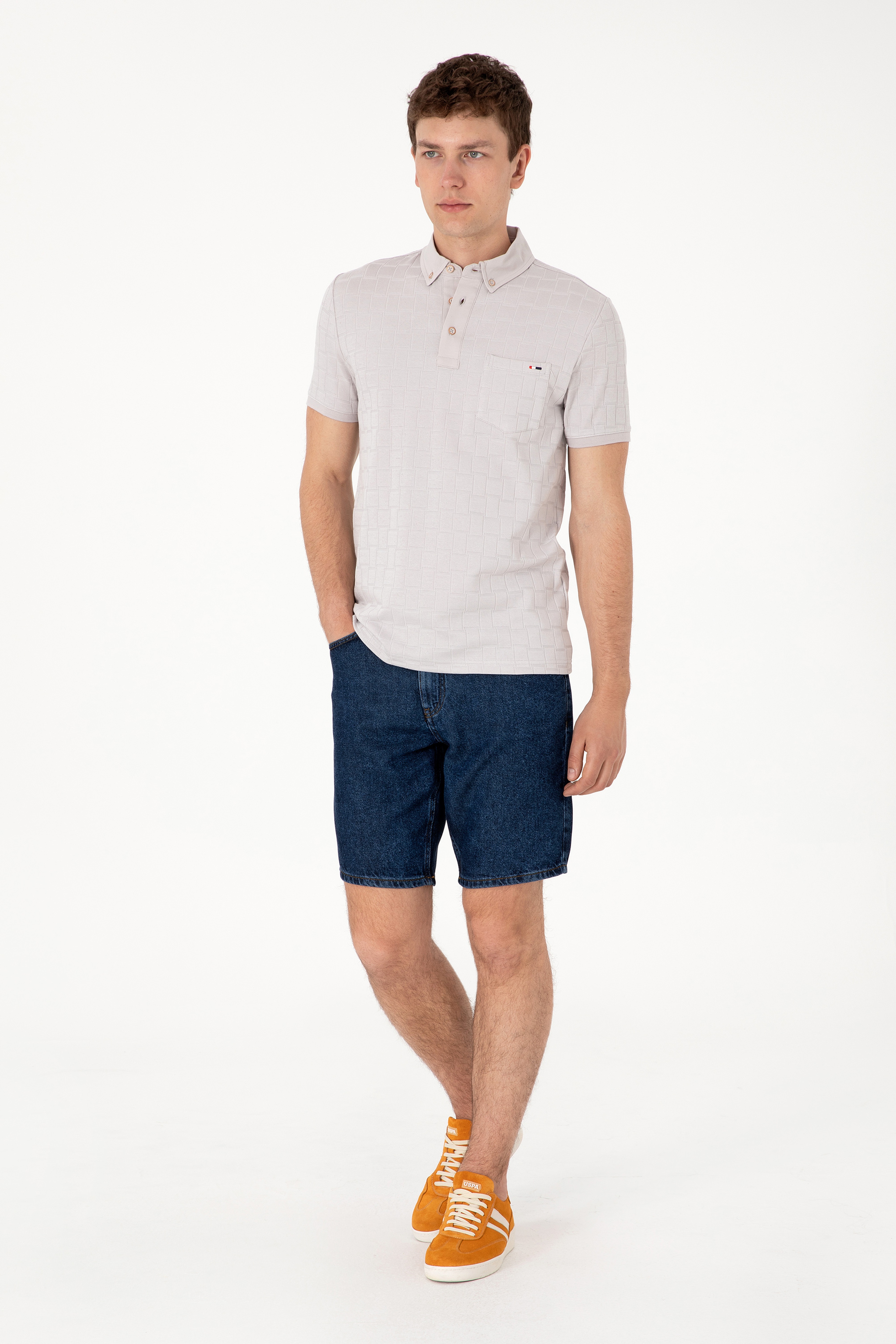 Erkek Slim Fit Polo Yaka Cepli Açık Gri Dokulu Tişört