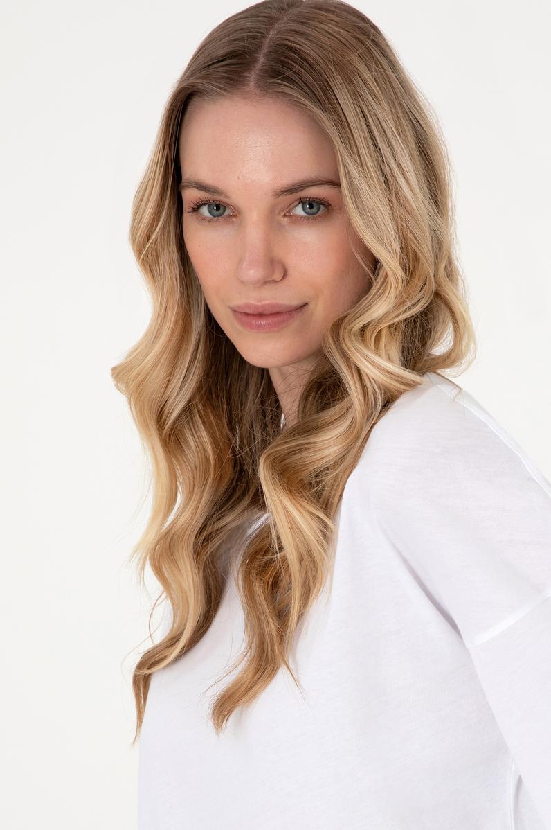 Kadın Beyaz Oversize Bisiklet Yaka Tişört