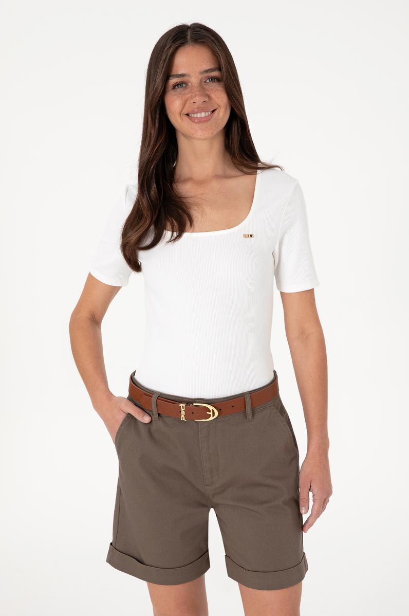 Kadın Beyaz Kare Yaka Tişört