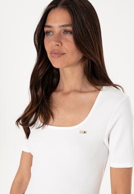 Kadın Beyaz Kare Yaka Tişört - 50305762009