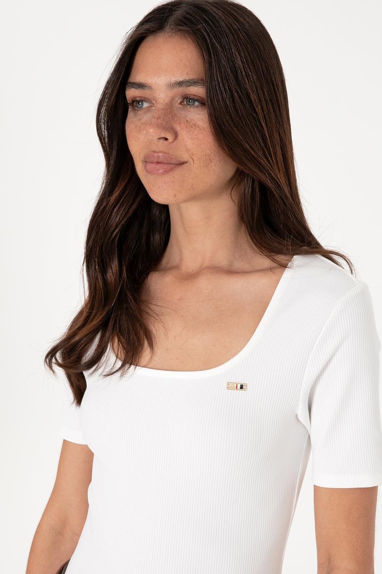 Kadın Beyaz Kare Yaka Tişört - 50305762009