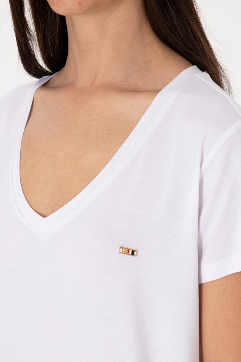 Kadın Beyaz Modal Karışımlı V Yaka Basic Tişört