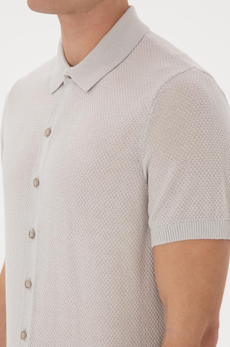 Erkek Regular Fit Açık Gri Düğmeli Triko Tişört