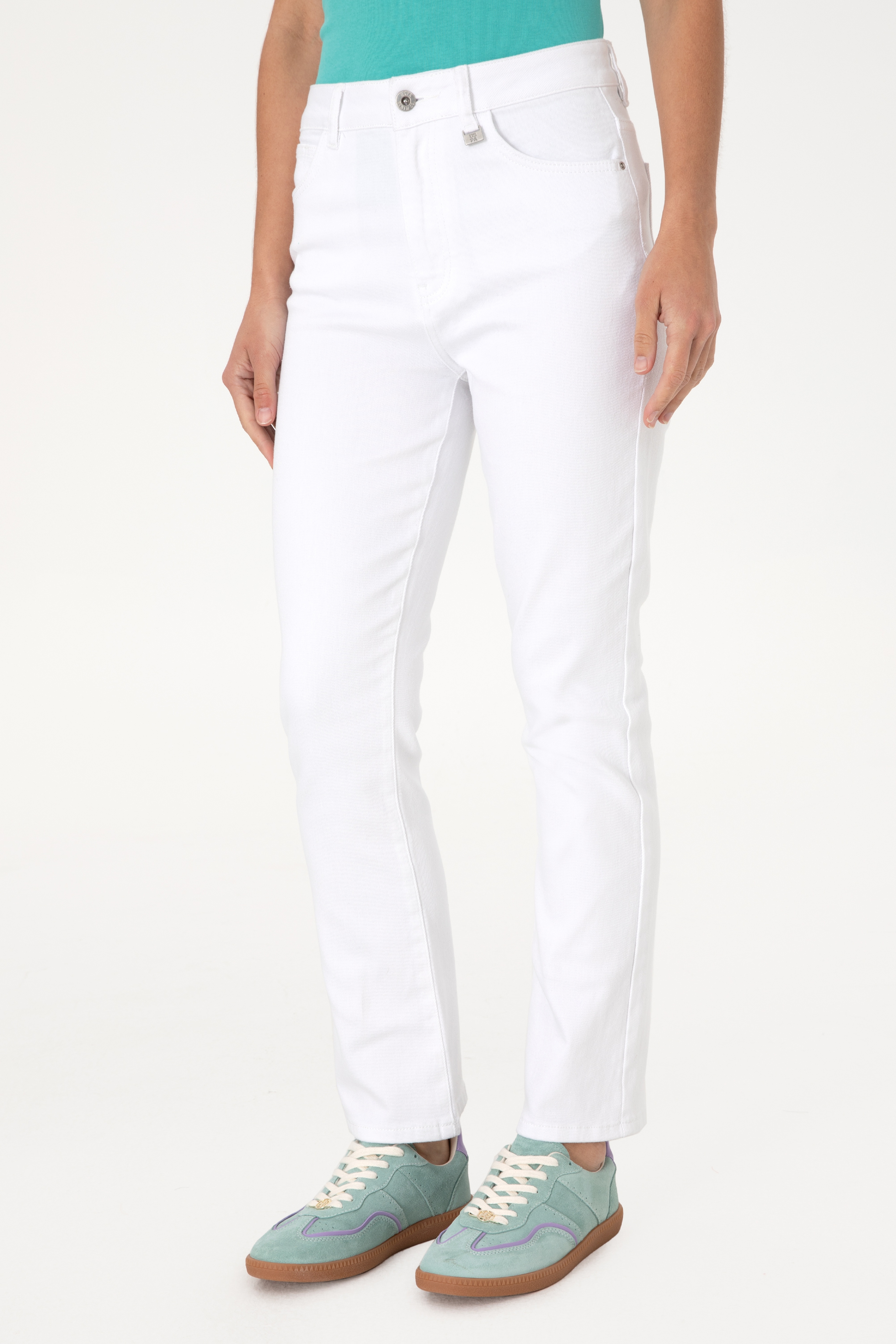 Kadın Beyaz Slim Flare Cropped Fit Jean Pantolon - Image 2