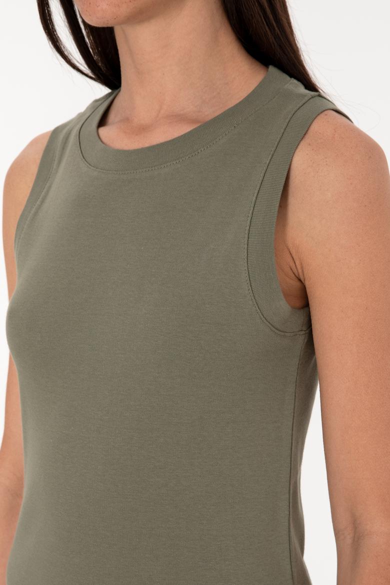 Kadın Koyu Haki Kolsuz Bisiklet Yaka Basic Tişört - 50305841126