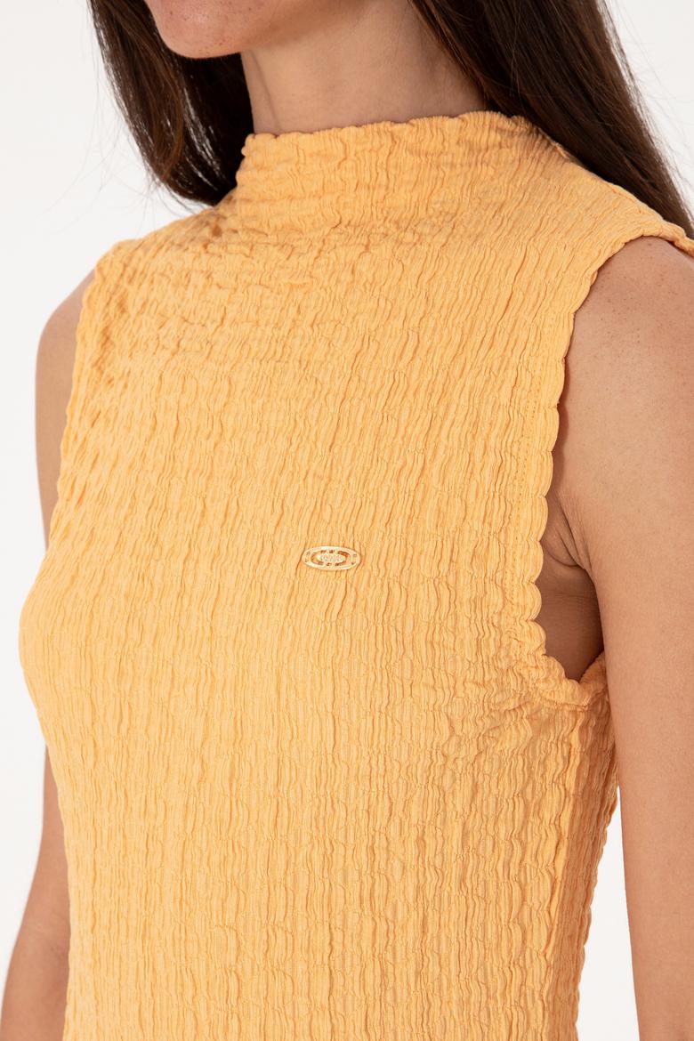 Kadın Turuncu Kolsuz Dik Yaka Tişört - 50300749013