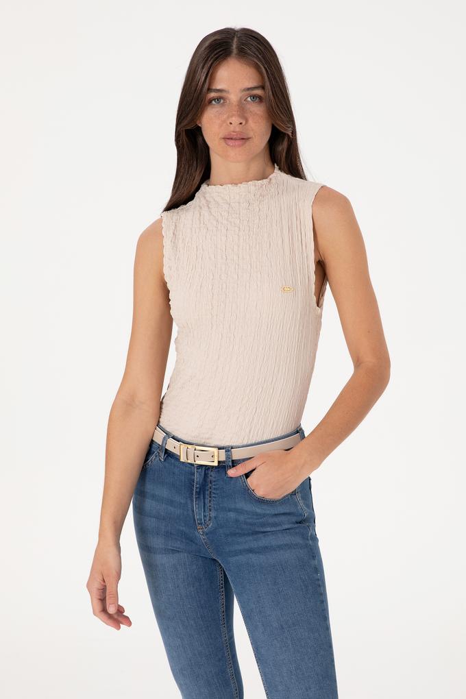 Kadın Taş Kolsuz Dik Yaka Tişört