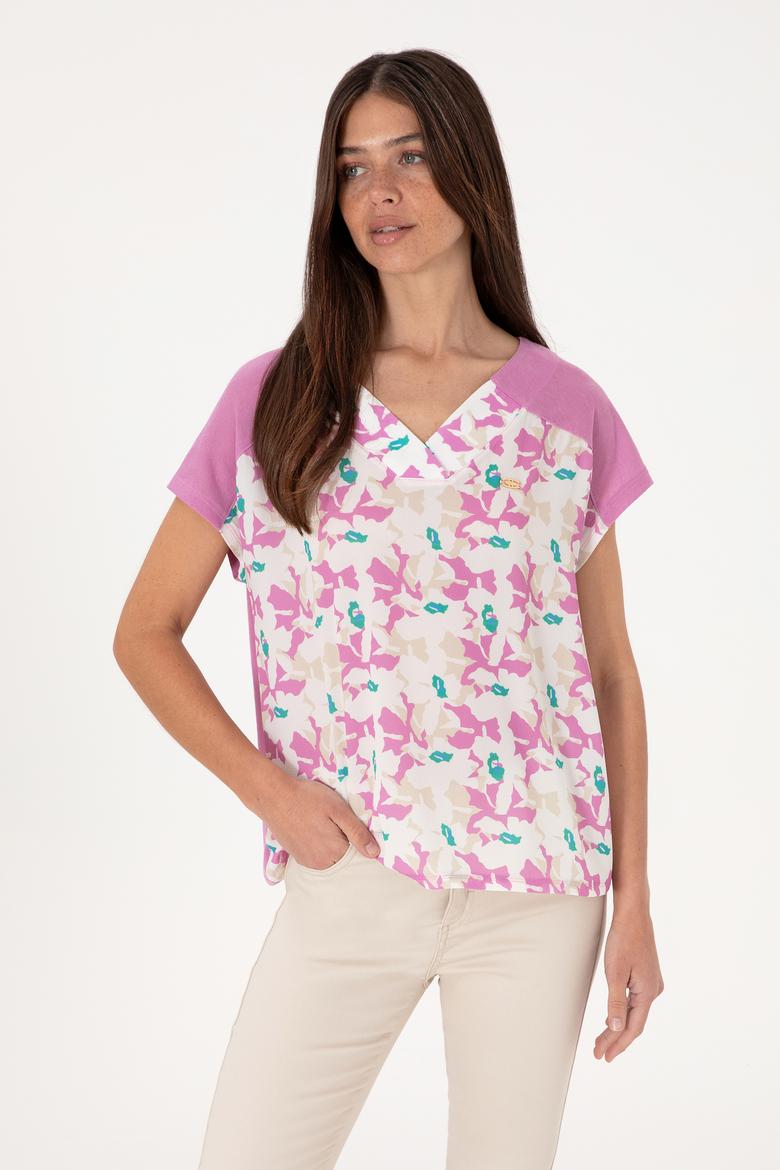 Kadın Fuşya Desenli V Yaka Tişört