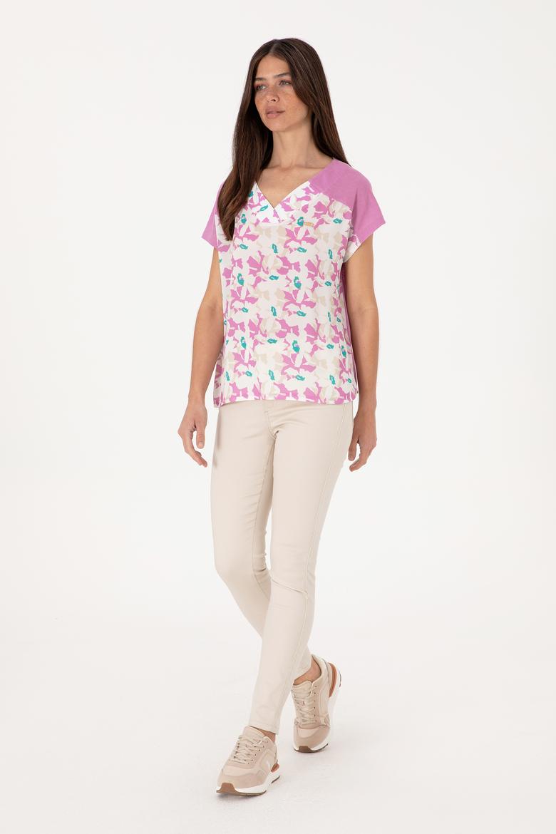 Kadın Fuşya Desenli V Yaka Tişört - 50301043004