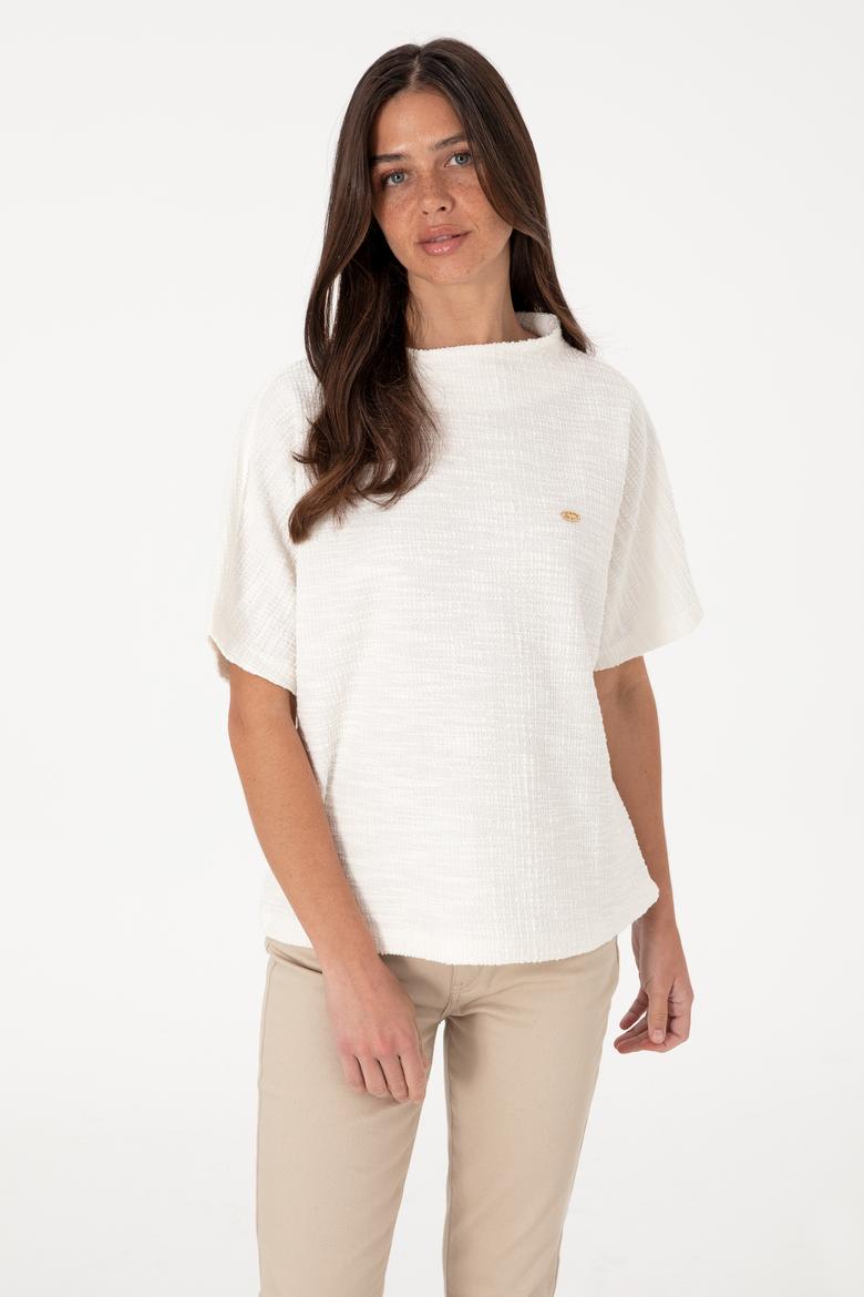 Kadın Ekru Dik Yaka Tişört